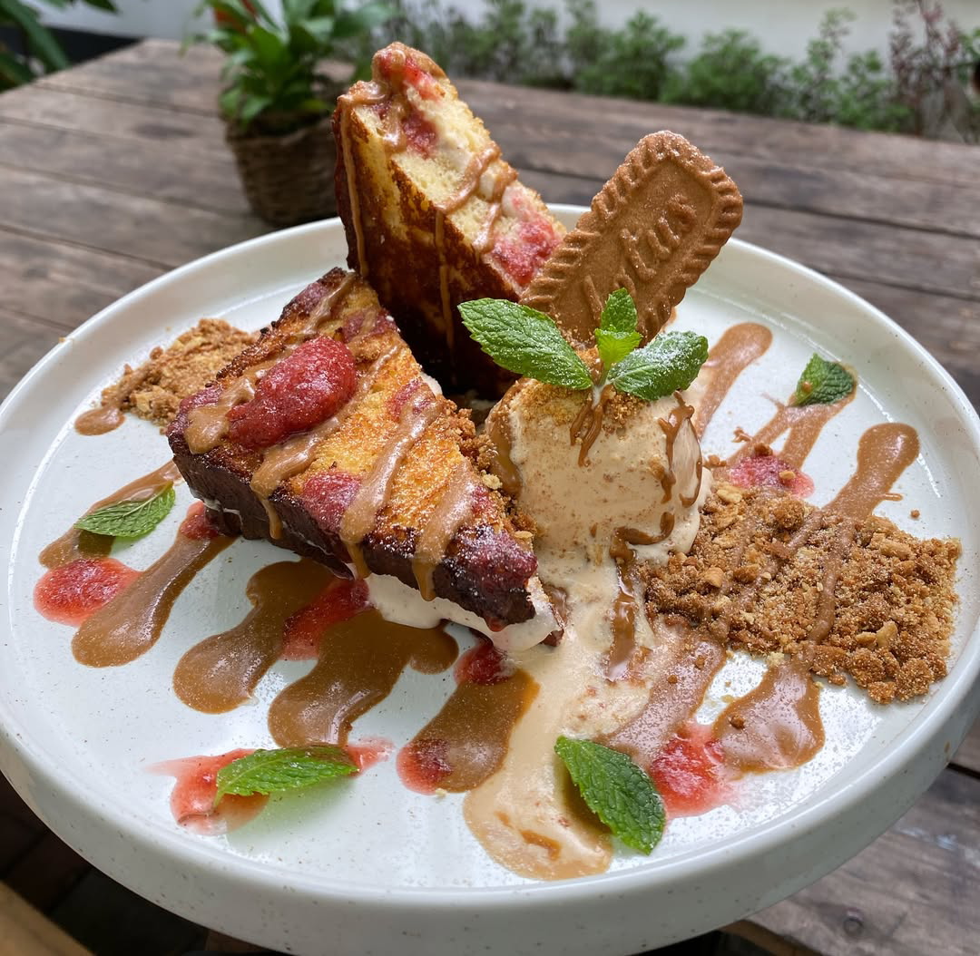 Biscoff, strawberry & cream French toast