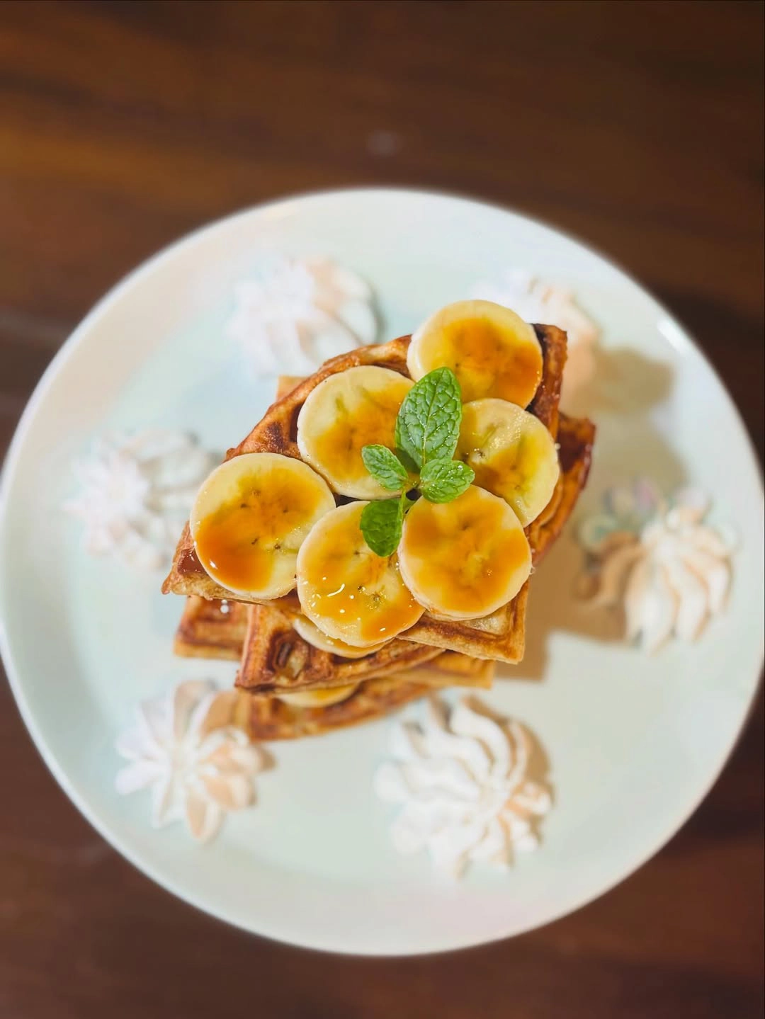 Banana and caramel waffels