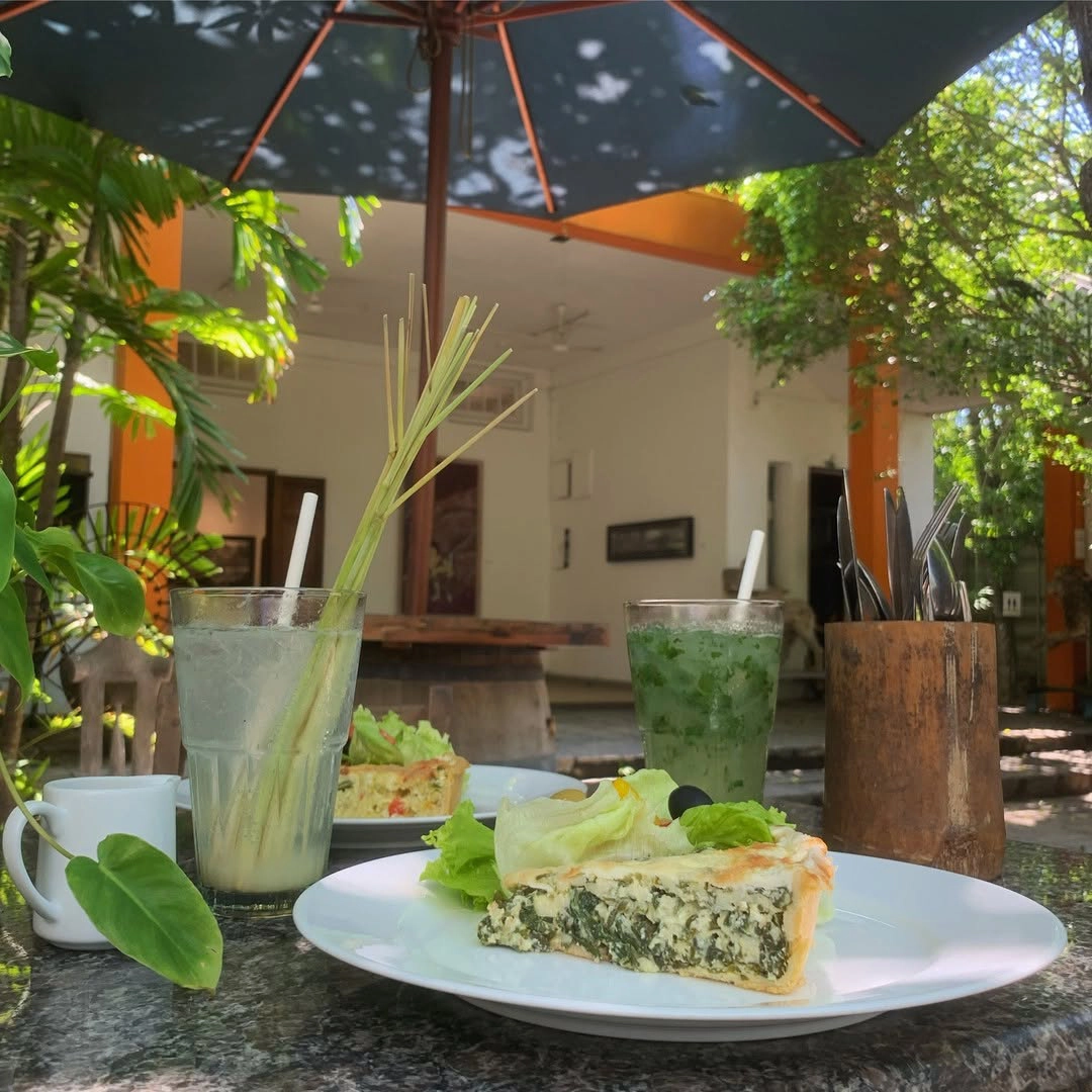 Barefoot Garden Café