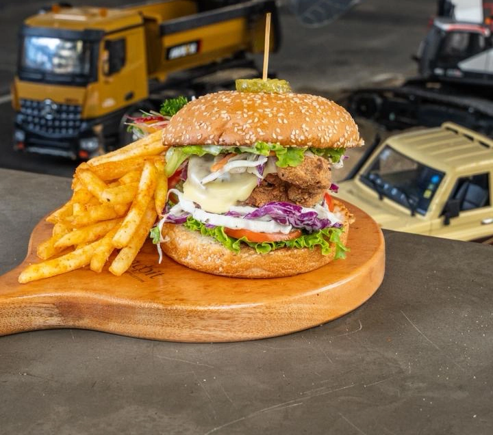 Buldozer Chicken Burger