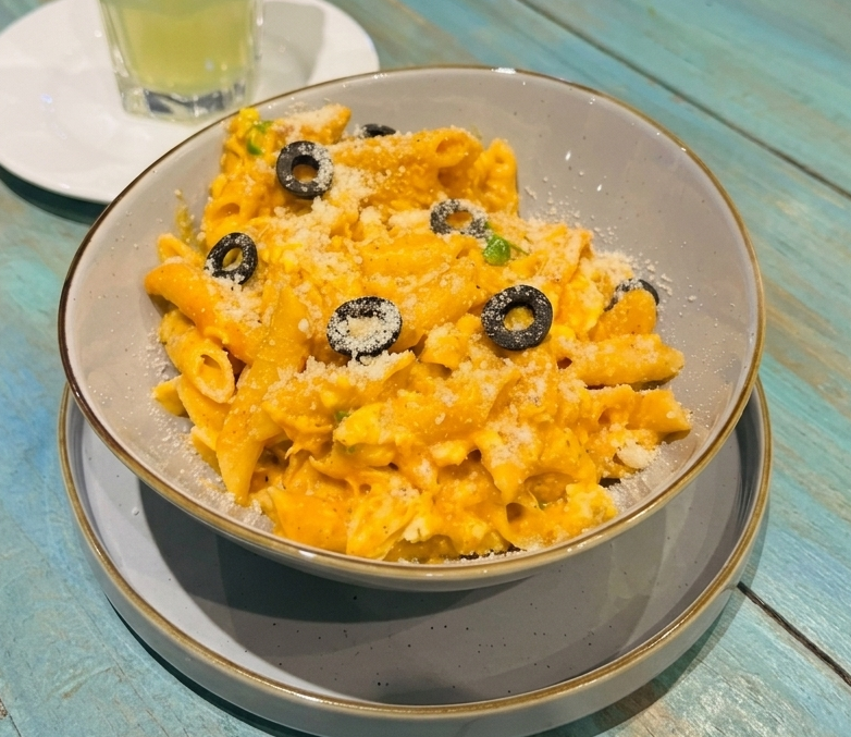 Nai Miris and Cheese Chicken Pasta