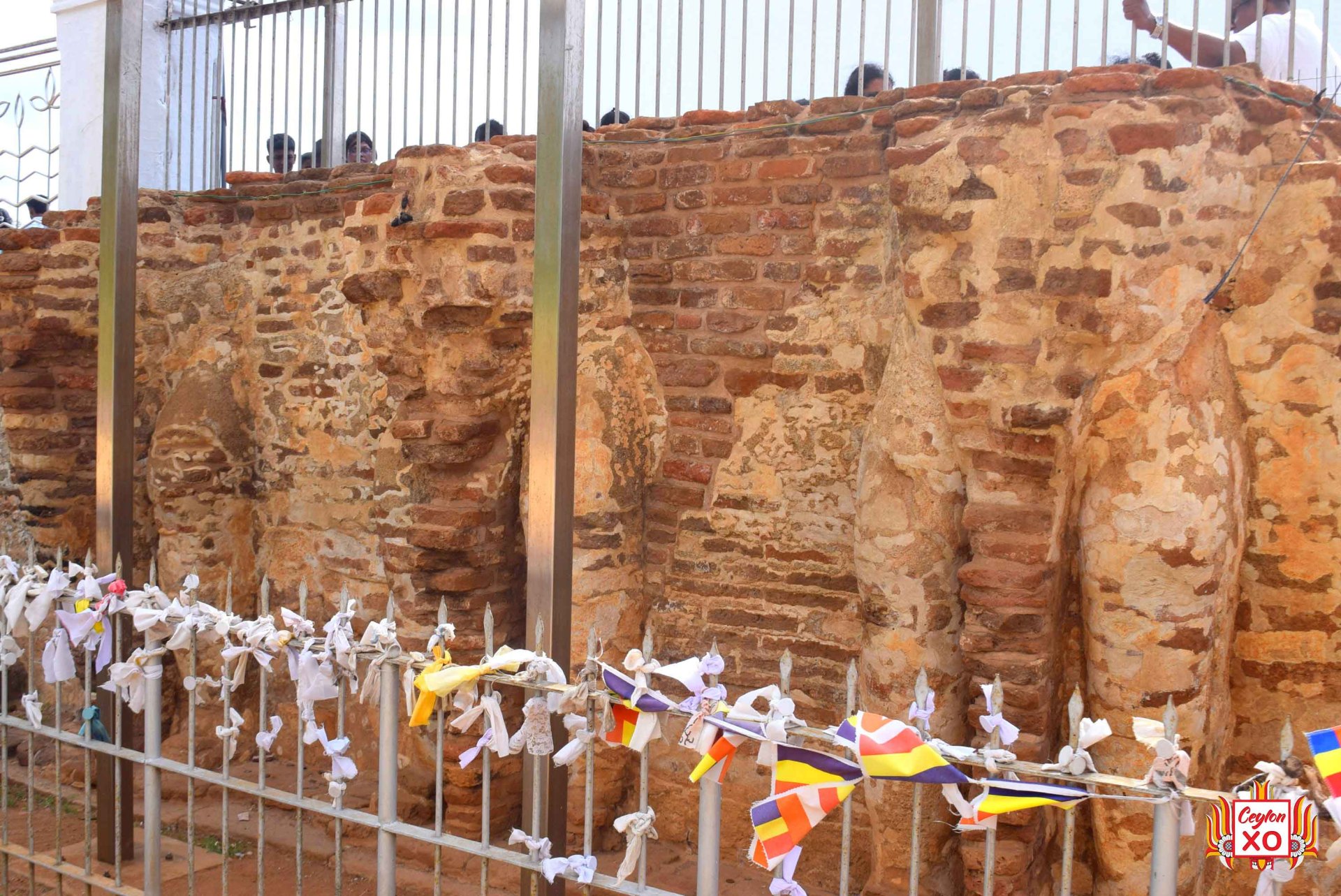 Ruwanweli Maha Seya - Old Elephant Wall