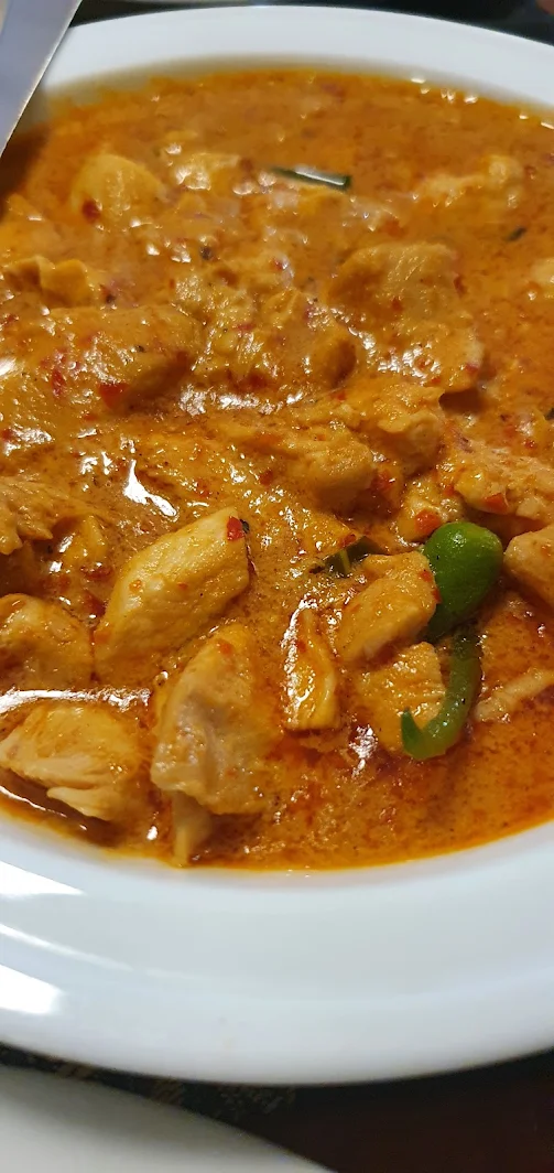 Red Chicken Curry