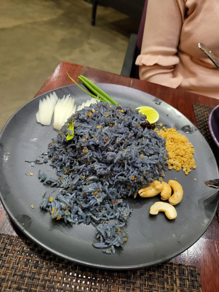 Kao Phad Samunprai